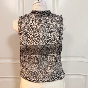 White House Black Market Black and White Ruffle Blouse size M